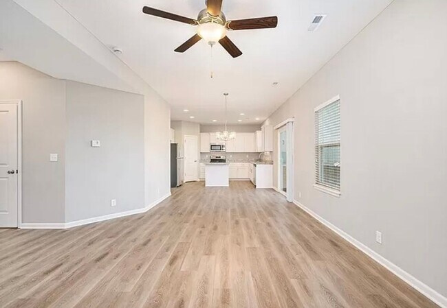 Foto del edificio - Gorgeous 4 Bedroom in Blue Springs, MO