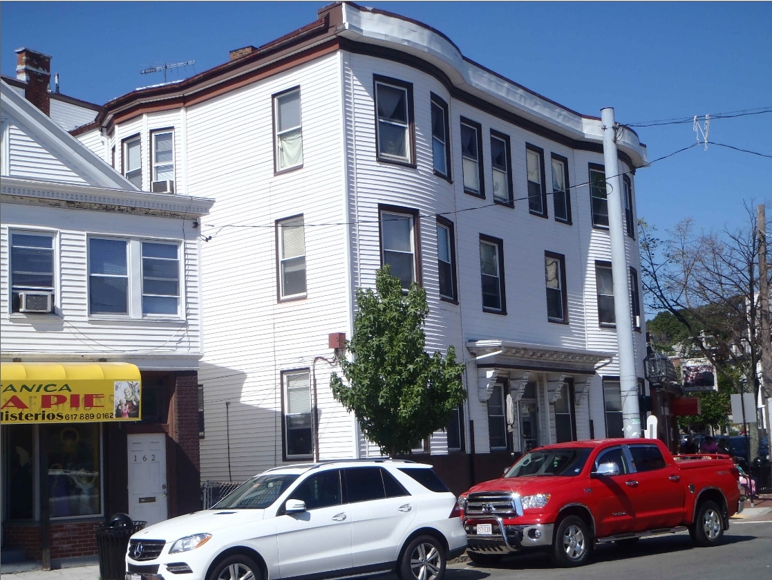 Primary Photo - 164 Washington Ave