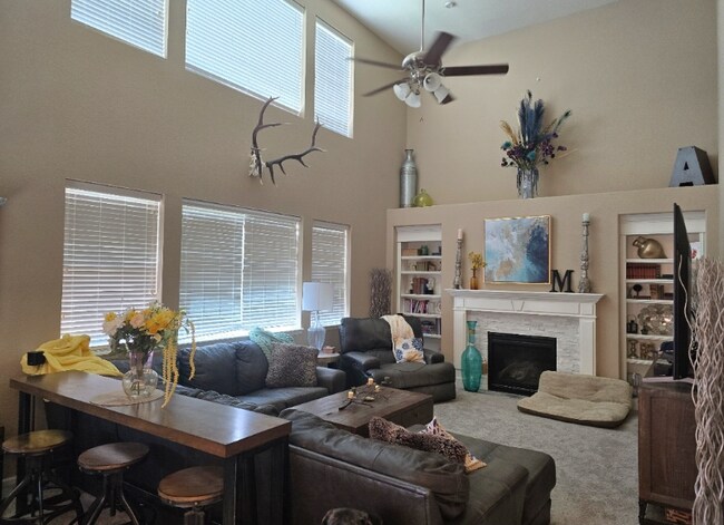 Building Photo - 6475 San Miguel Ct