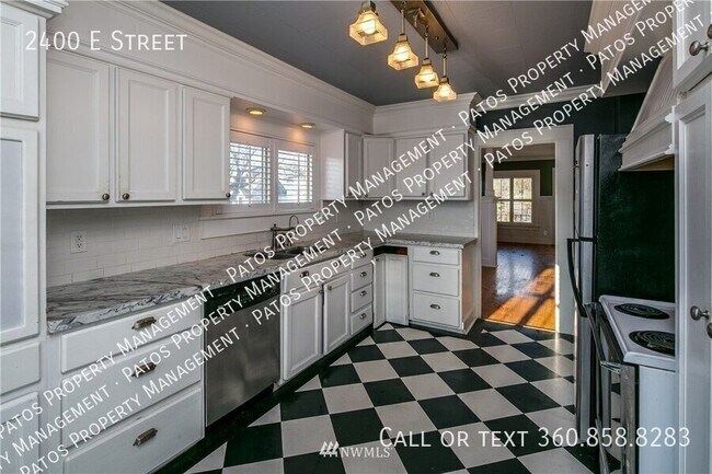 Building Photo - 2400 E St