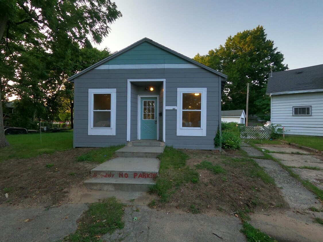 Primary Photo - 307 E Telegraph St