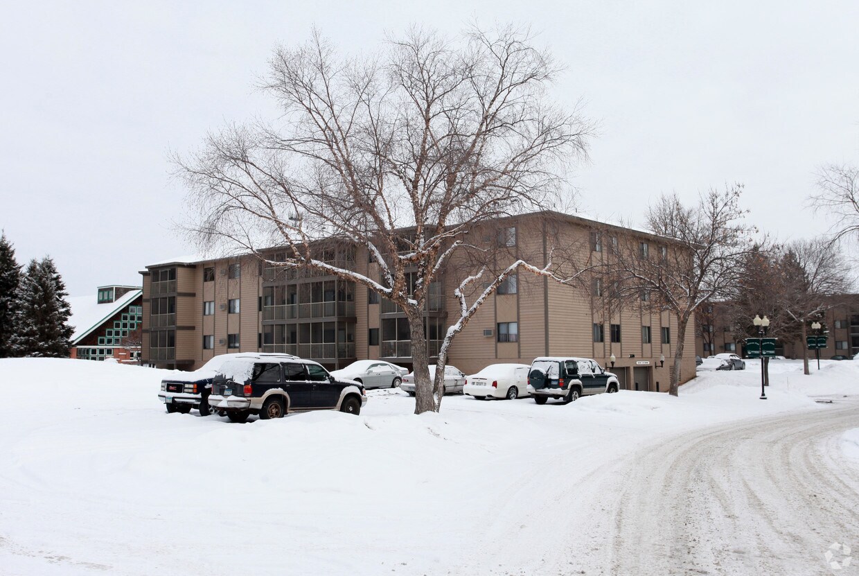 Foto del edificio - Cedarwood Apartments