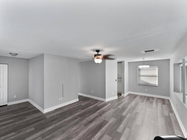 Building Photo - 409 Coconut Ave E