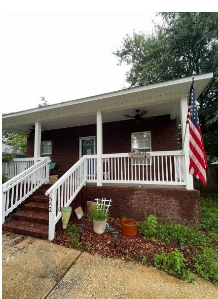 Front Porch - 542 S 1st St