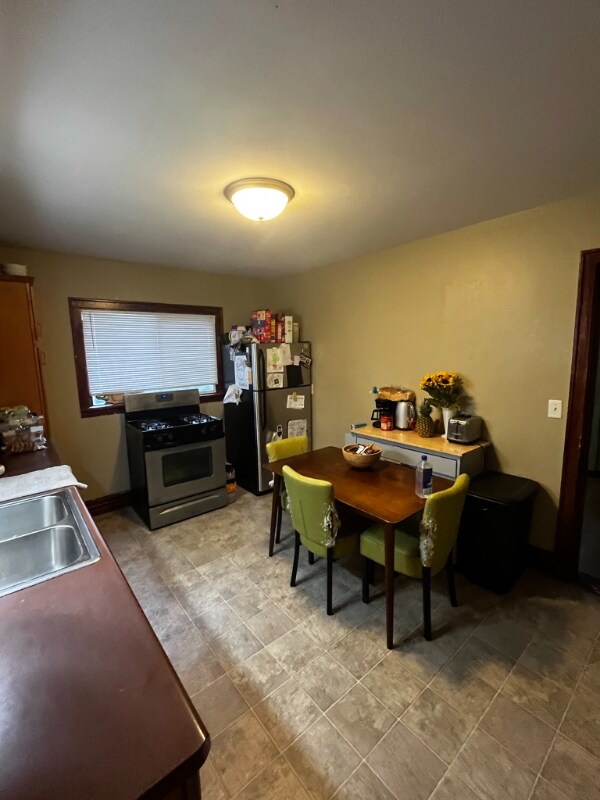 Foto del edificio - 1937 Spohn Ave