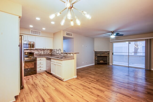 Building Photo - 3054 Tarpon Dr