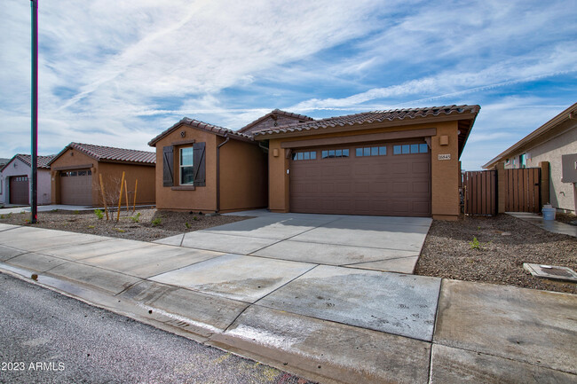 Building Photo - 16845 W Evergreen Rd