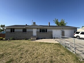 Building Photo - 6540 King Valley Rd