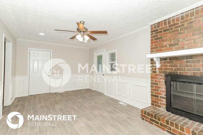 Foto del edificio - 246 Timber Lake Cir