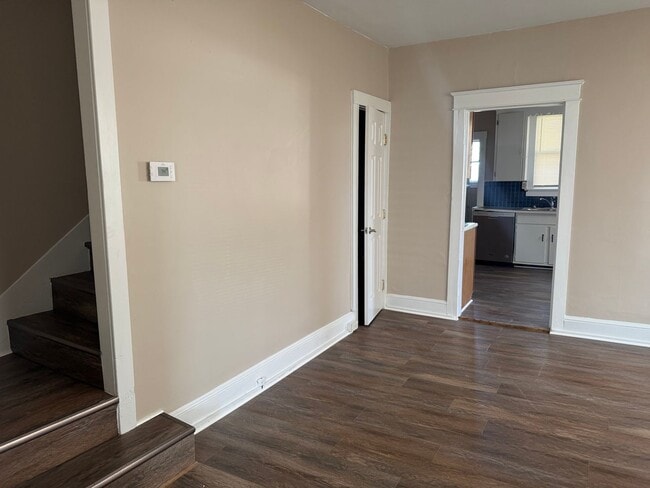 Building Photo - 823 Pine St