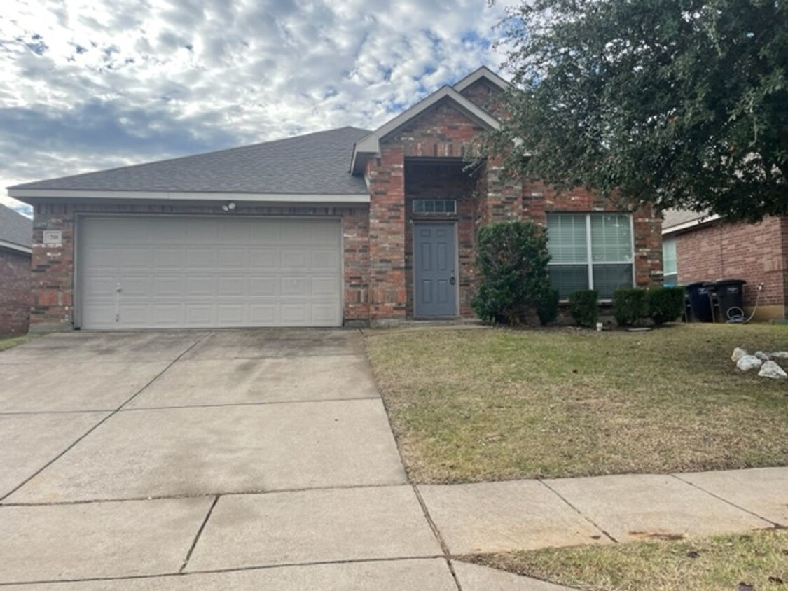 Primary Photo - Spacious Home in Burleson ISD