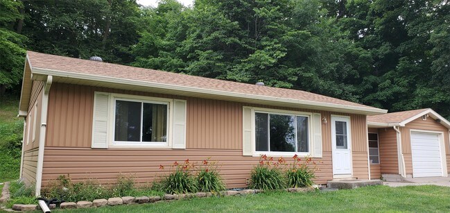 Building Photo - 10978 Eagle Lake Rd