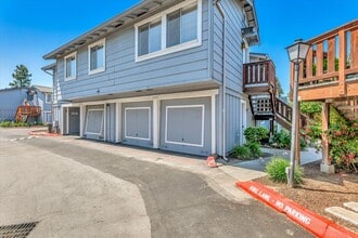 Building Photo - 3145 Shofner Pl