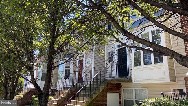 Foto del edificio - 2461 Medford Ct