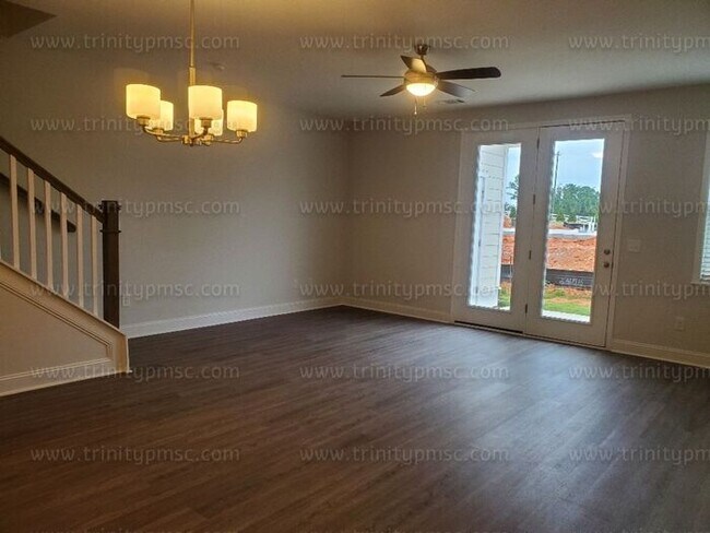 Building Photo - Must see this gorgeous home!