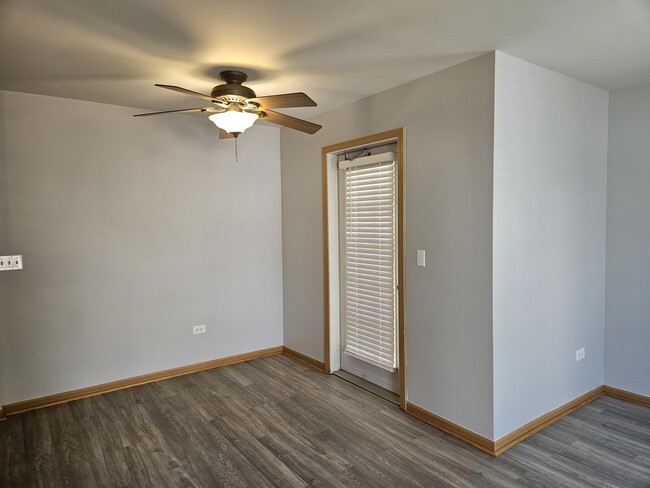 Building Photo - 1401 Silverstone Dr