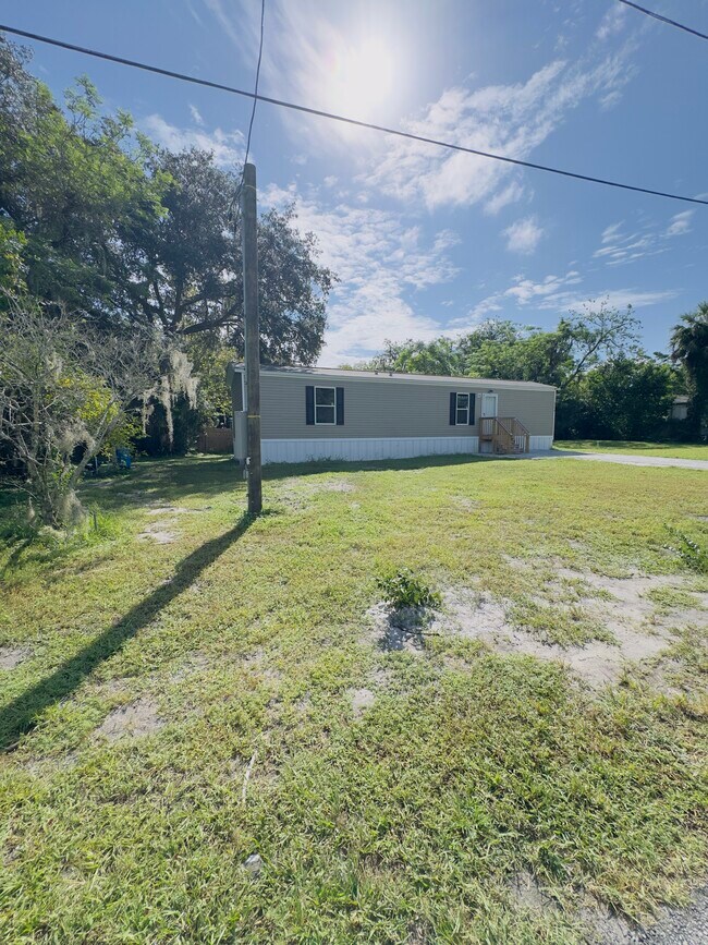 Foto del edificio - 5149 Bryant Ave
