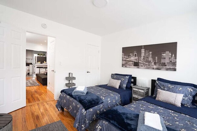 Foto del edificio - 312 E 104th St