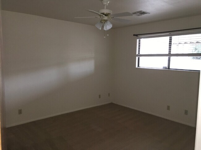 Foto del edificio - 255 S 200 E