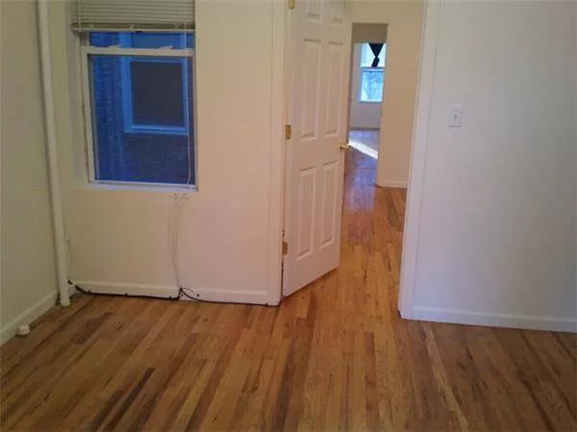 Foto del edificio - 3273 48th St