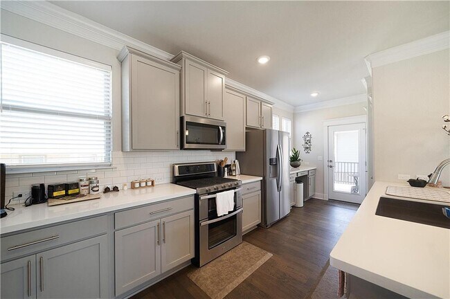 Building Photo - 1902 Standing Tall Dr