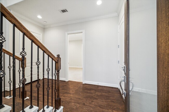 Foto del edificio - 4705 Jackson St