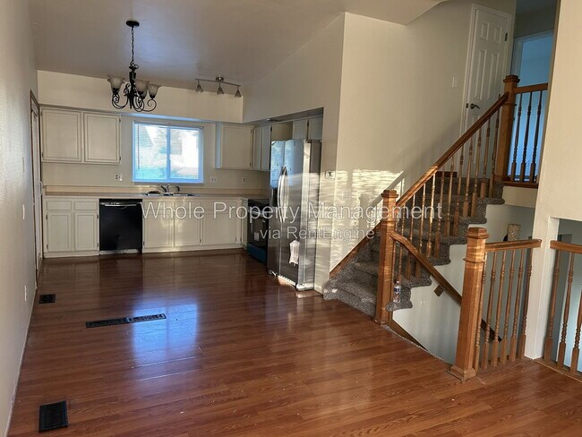 Building Photo - 5030 S Independence Ct