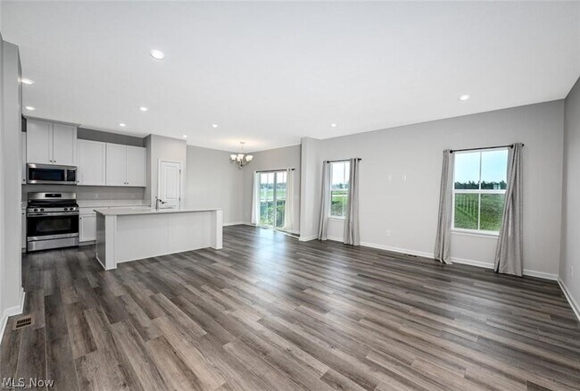 Building Photo - 158 Topsail