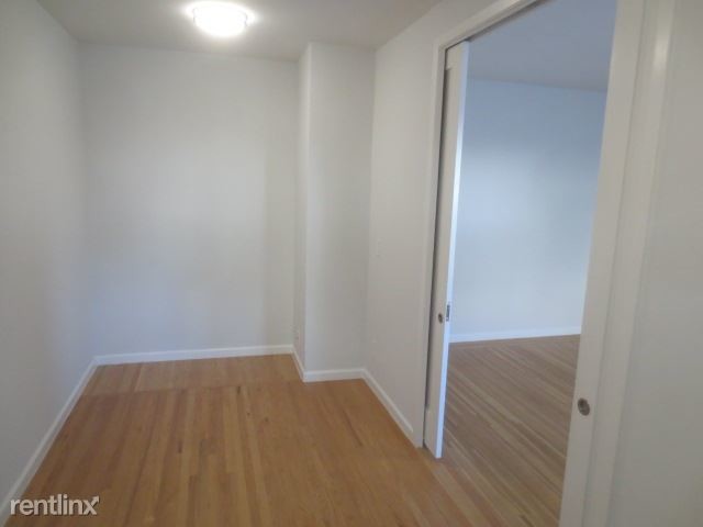 Building Photo - 454 34th St