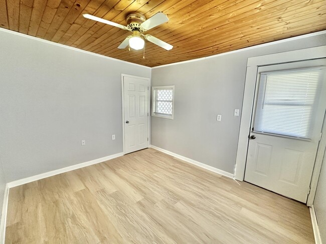 Foto del edificio - 1023 Hackett St