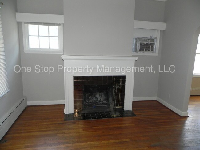 Building Photo - 4434 Washington St
