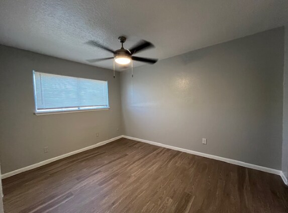 Foto del edificio - 5220 Weber Rd