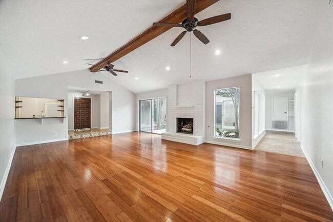 Foto del edificio - 7806 Rollingbrook Dr