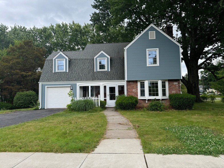 Primary Photo - 178 Garfield Rd