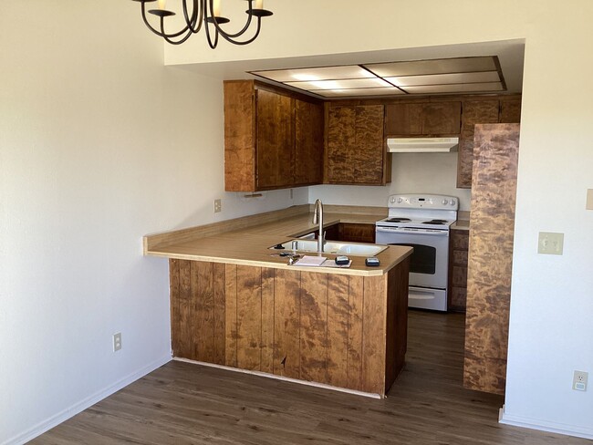 Foto del edificio - Upgraded Vandenberg Village Townhome