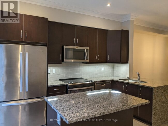 Photo du bâtiment - 2184 Trafalgar Rd