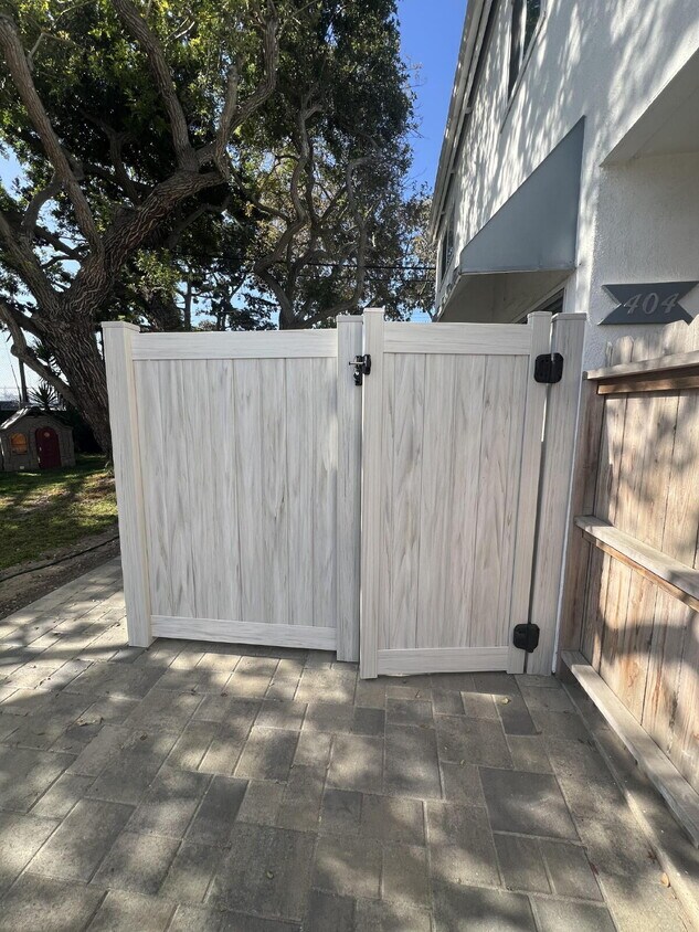Primary Photo - Newly Remodeled, Charming 1-Bedroom Oasis ...