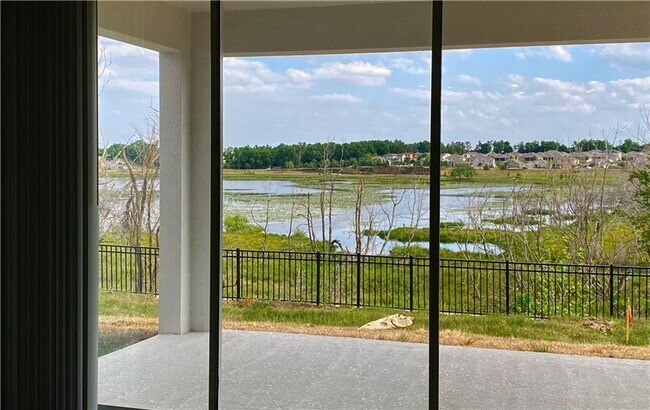 Foto del edificio - Gorgeous brand new house 4 bedrooms 3.5 bathrooms lake view