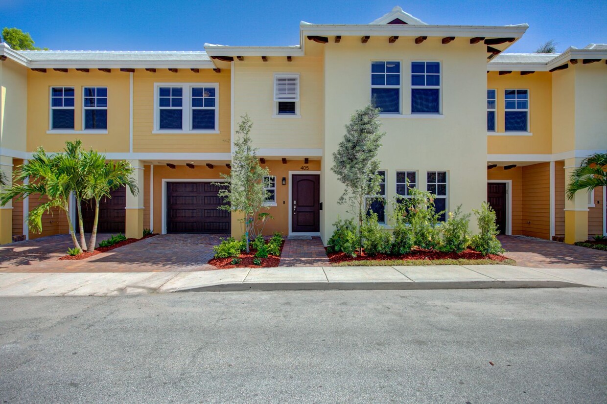 Primary Photo - Bermuda Cay Townhomes