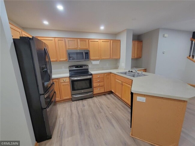 Building Photo - 3553 Sterling Heights Dr