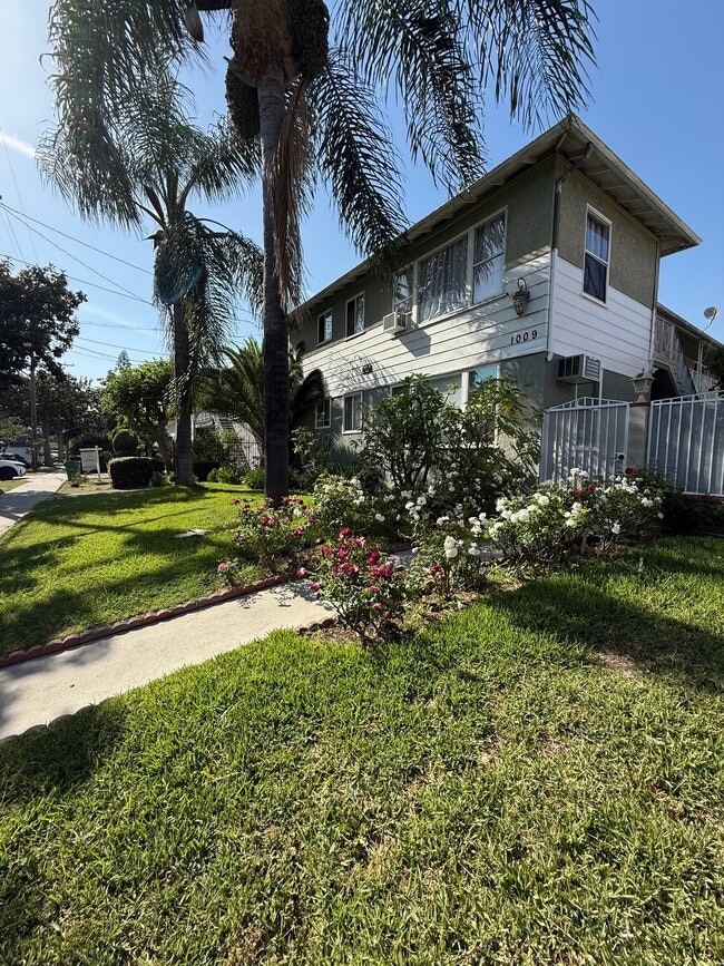 Foto del edificio - 1009 E Garfield Ave