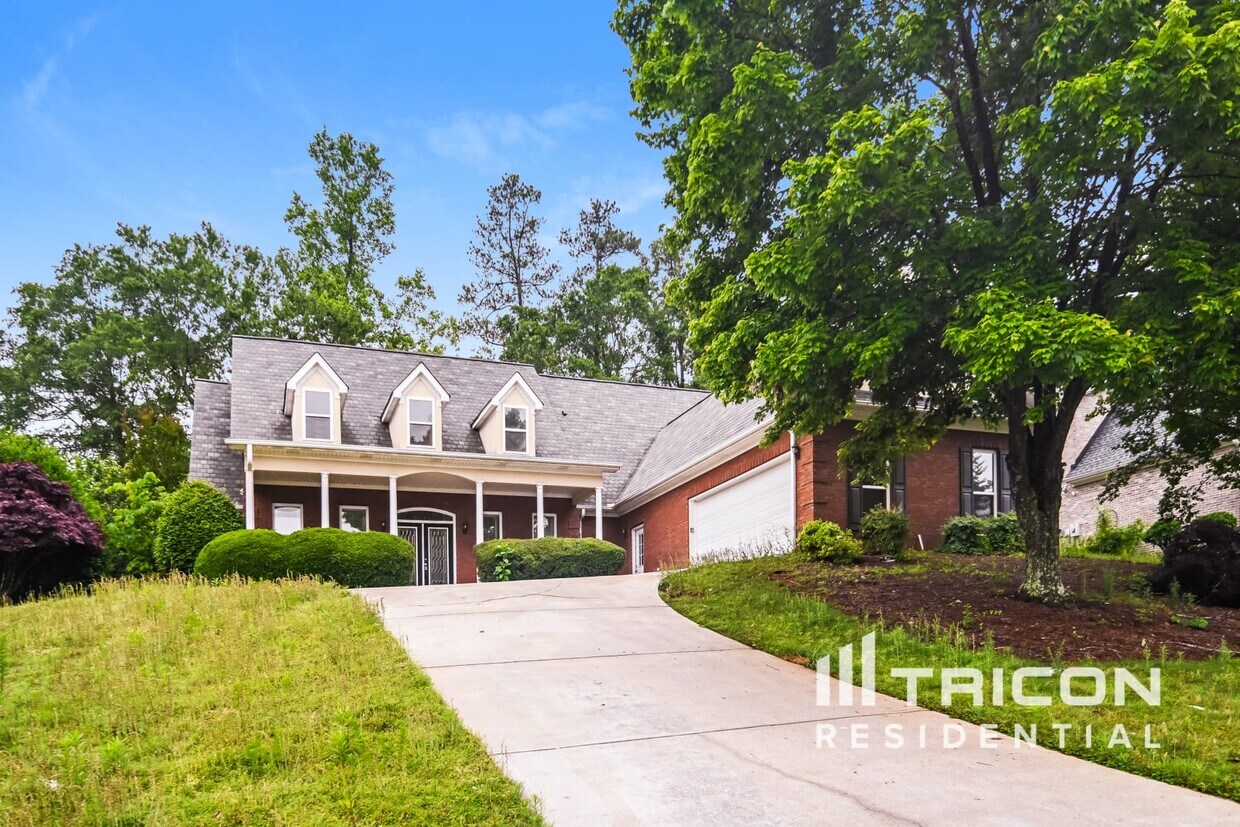 Foto principal - 227 English Oaks Ln