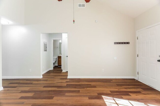 Foto del edificio - 2757 Southwood Ln