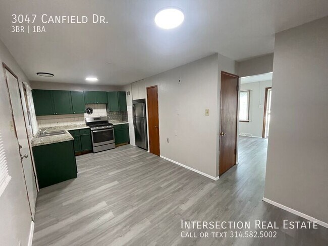 Foto del edificio - 3047 Canfield Dr