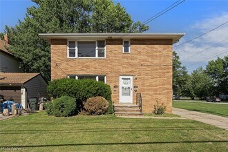 Building Photo - 473 E 222nd St