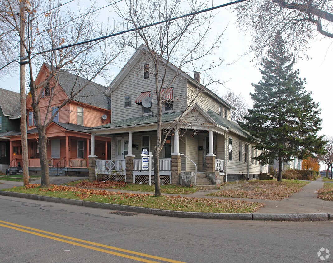 Primary Photo - 582 Child St