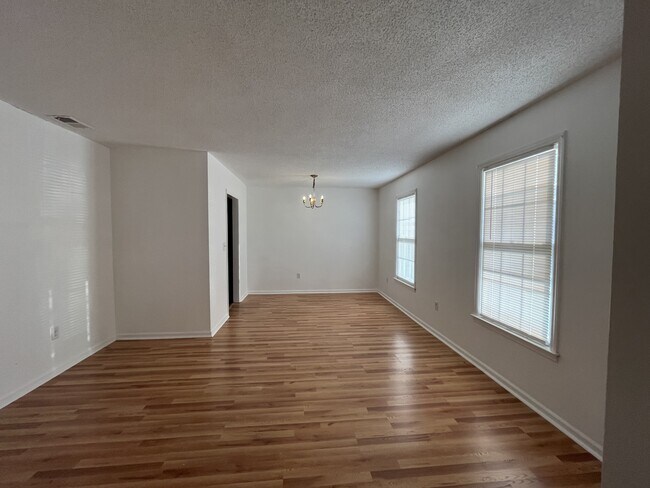 Foto del edificio - 1222 Hampton Dr