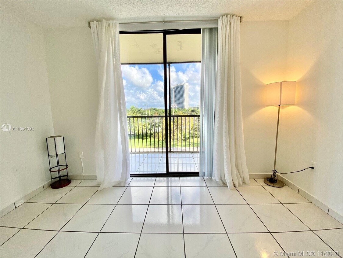 16950 W Dixie Hwy Unit A536, North Miami Beach, FL 33160 Condo for Rent in North Miami Beach