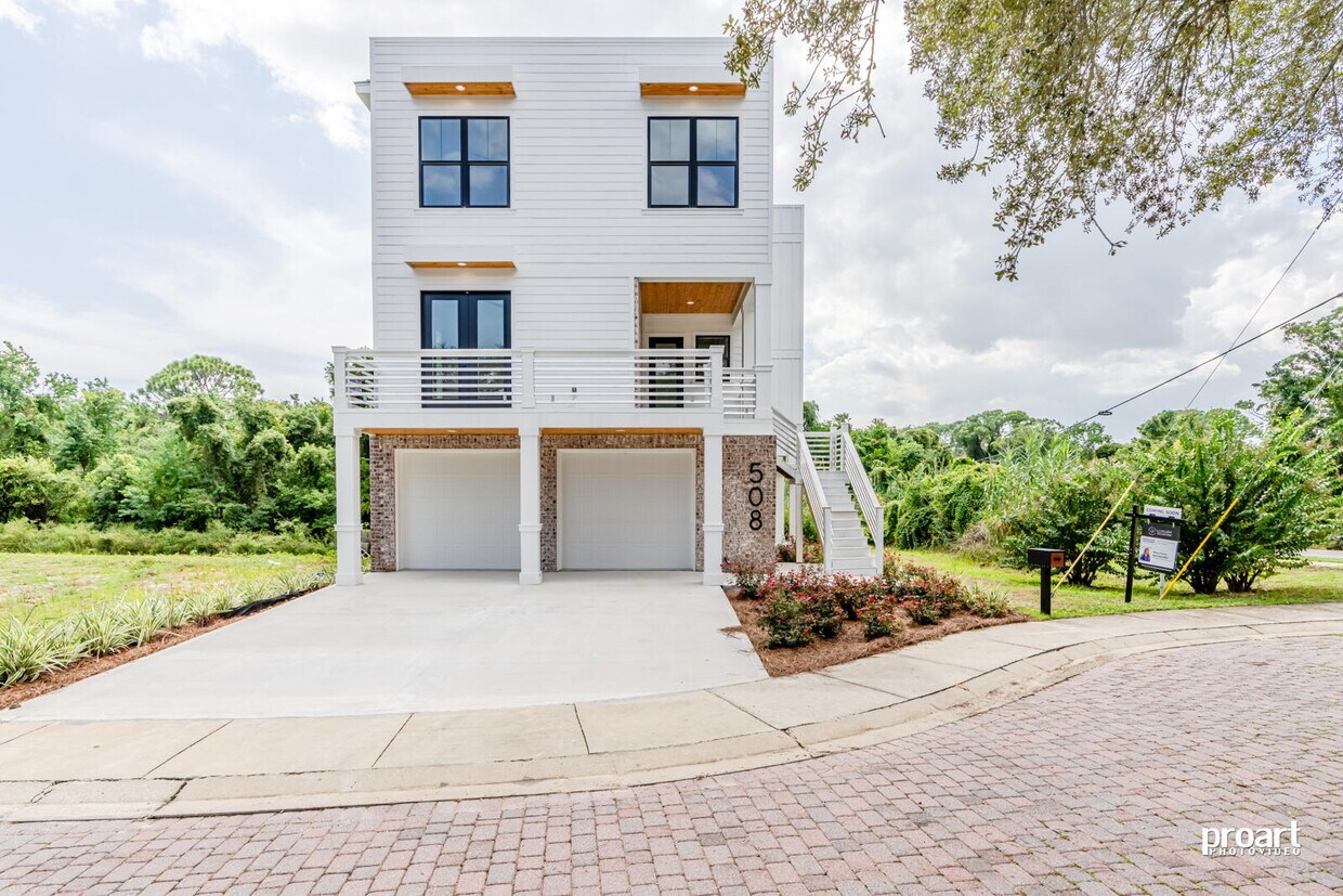 Primary Photo - 508 Sibert Ave