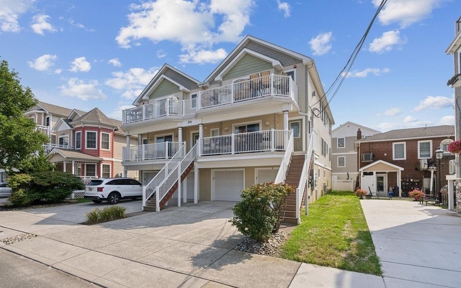 Primary Photo - 206 E Magnolia Ave